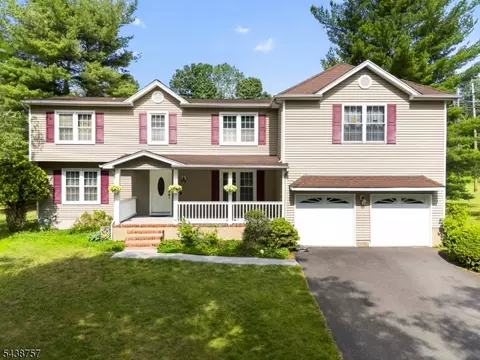10 Jean Dr, Towaco, NJ 07082