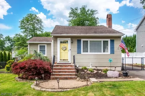 19 Grand Ave, Cedar Knolls, NJ 07927