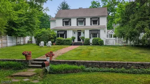 6 Childsworth Ave, Bernardsville, NJ 07924