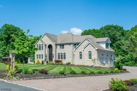 5 Jodilee Ln, Randolph, NJ 07869