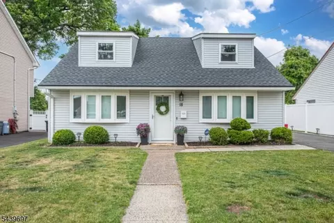 18 Sweetwood Dr, Cedar Grove, NJ 07009