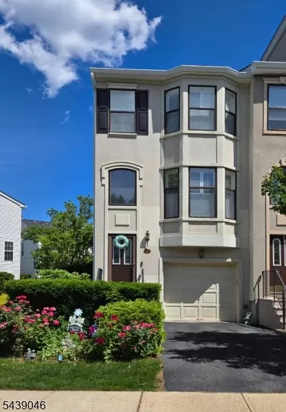 324 Winthrop Dr, Nutley, NJ 07110