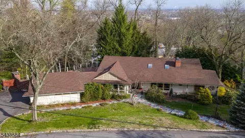 29 Farview Rd, Millburn, NJ 07041
