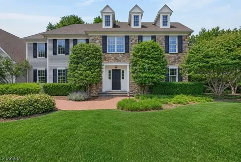 15 Ramsey Rd, Lebanon, NJ 08833
