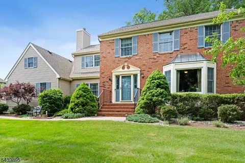 16 Mcintire Dr, Hillsborough, NJ 08844