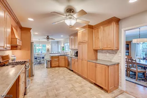 Entry Way - 102 Michael St, Edison, NJ 08820 photo 3 of 4