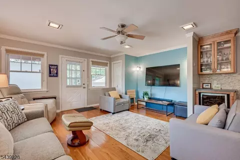 Living - 102 Michael St, Edison, NJ 08820 photo 2 of 3