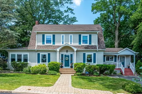 102 Michael St, Edison, NJ 08820