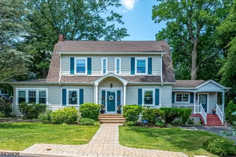 102 Michael St, Edison, NJ 08820
