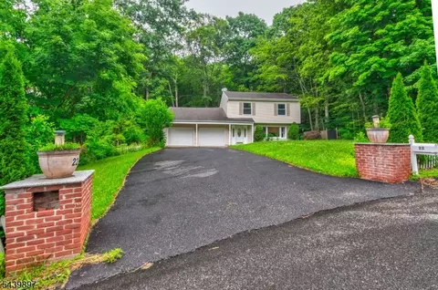 22 Karen Rd, Vernon Twp, NJ 07422