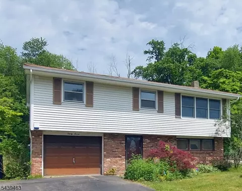 37 Fairview Ave, Hamburg, NJ 07419
