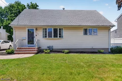 109 Carlson Pkwy, Cedar Grove, NJ 07009