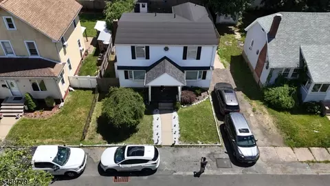 13 1st St, Mahwah, NJ 07430