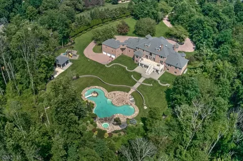 22 Sherwood Farm Rd, Far Hills, NJ 07931