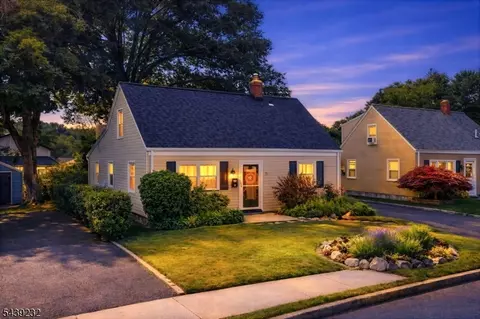 72 Robertson Ave, Hawthorne, NJ 07506