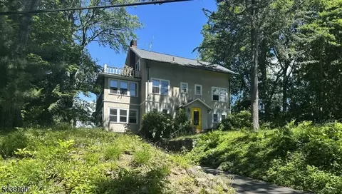 5 E Shore Rd, Mountain Lakes, NJ 07046