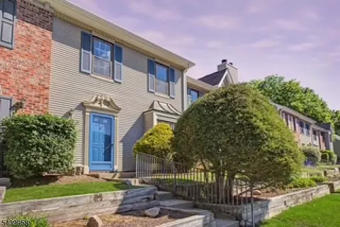 802 Brokaw Ct #B, Bridgewater, NJ 08807