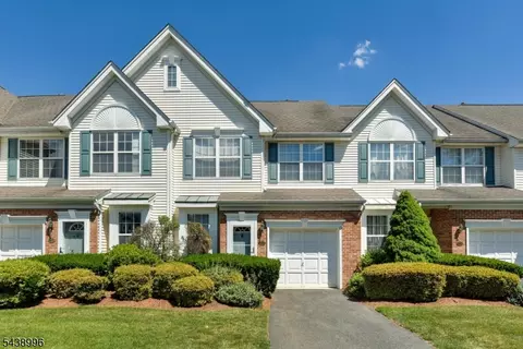 118 Barclay Dr, Nutley, NJ 07110