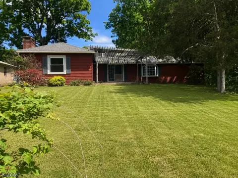 16 Springside Dr, High Bridge, NJ 08829