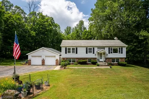 15 Hoagland Rd, Blairstown, NJ 07825
