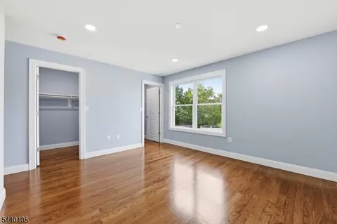 23 Edwin Pl, Newark, NJ 07112 photo 9