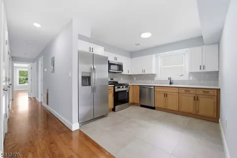 23 Edwin Pl, Newark, NJ 07112 photo 15