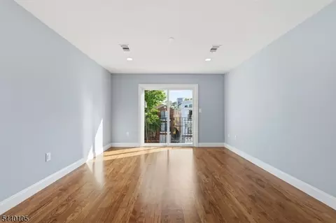 23 Edwin Pl, Newark, NJ 07112 photo 17