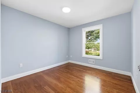 23 Edwin Pl, Newark, NJ 07112 photo 19