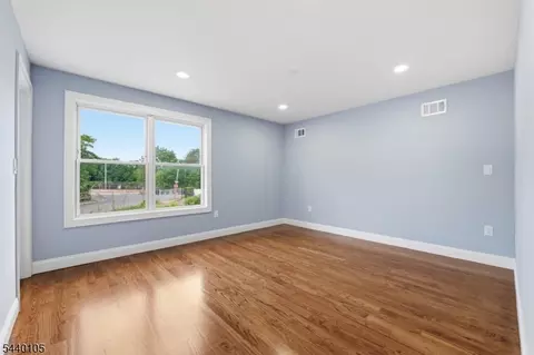 23 Edwin Pl, Newark, NJ 07112 photo 22