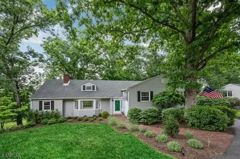 33 Runnymede Rd, Chatham Twp, NJ 07928