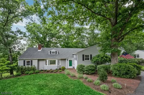 33 Runnymede Rd, Chatham Twp, NJ 07928