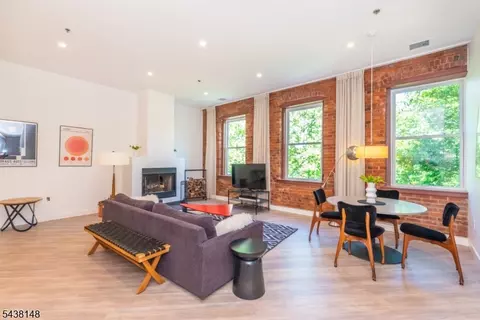 260 Main St #313, Little Falls, NJ 07424
