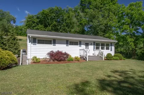 29 Clove Rd, Wantage, NJ 07461