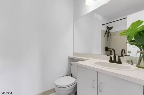 Bath - 278 Penns Way Ondo, Basking Ridge, NJ 07920 photo 3 of 3
