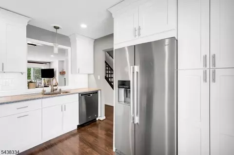 Kitchen - 278 Penns Way Ondo, Basking Ridge, NJ 07920 photo 1 of 3