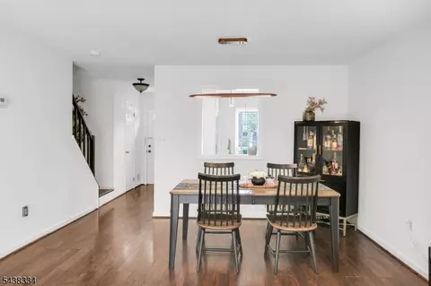 Dining - 278 Penns Way Ondo, Basking Ridge, NJ 07920 photo 2 of 4
