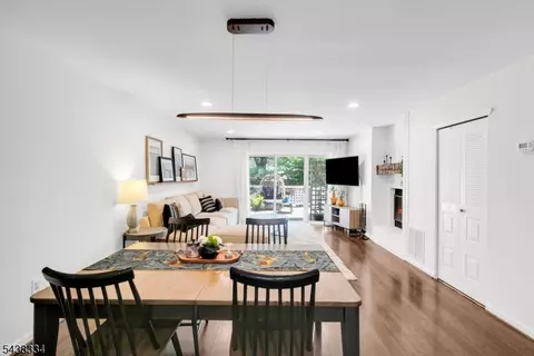 Dining - 278 Penns Way Ondo, Basking Ridge, NJ 07920 photo 3 of 4