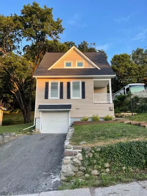 29 Hillside Ter, Newton, NJ 07860