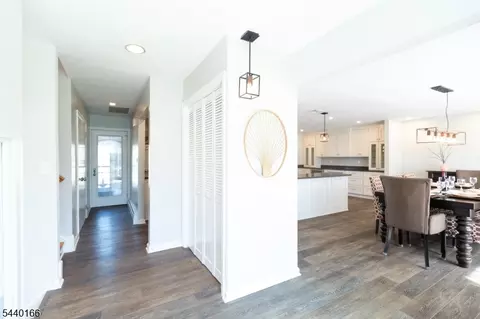67 Thomas Pl, Edison, NJ 08837 photo 5