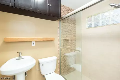 67 Thomas Pl, Edison, NJ 08837 photo 15