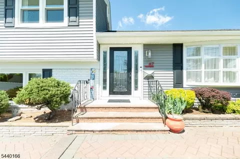 67 Thomas Pl, Edison, NJ 08837 photo 3