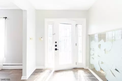 67 Thomas Pl, Edison, NJ 08837 photo 4