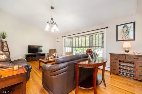 19 Falcon Pl, Wayne, NJ 07470 photo 6