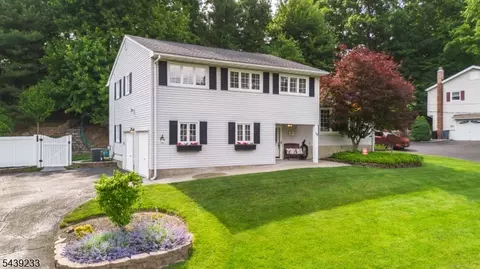 Exterior - 19 Falcon Pl, Wayne, NJ 07470 photo 2 of 5