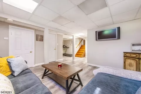 19 Falcon Pl, Wayne, NJ 07470 photo 24