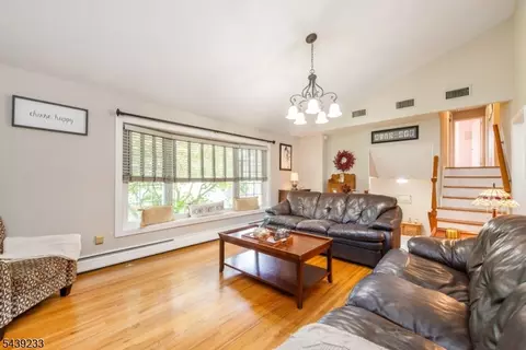 19 Falcon Pl, Wayne, NJ 07470 photo 8