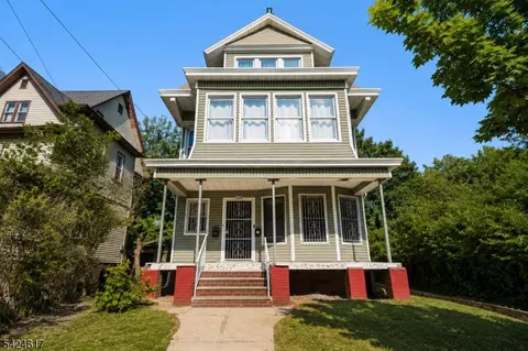 908 S 16th St, Newark, NJ 07108