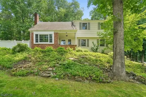 36 Wentworth Dr, Berkeley Heights, NJ 07922