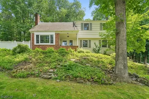 36 Wentworth Dr, Berkeley Heights, NJ 07922