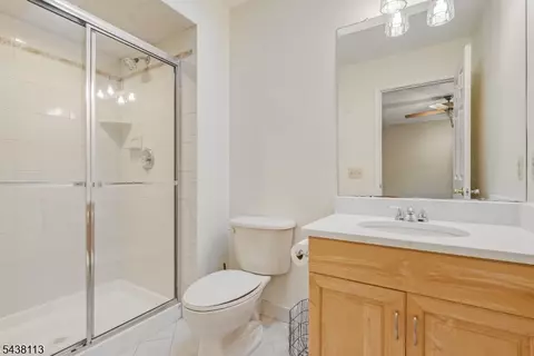 Bath - 19 Devonshire Dr, Randolph, NJ 07869 photo 4 of 7